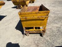 FORKLIFT TIPPING SKIP ON WHEELS - 6