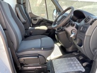RENAULT TRUCKS MASTER 35 LWB 2.3 DCI AMBULANCE&nbsp; - 29
