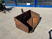 APPROX. 4.6ft LINKBOX - 11