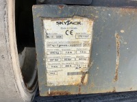 SKYJACK SJIII 3226 26FT BATTERY OPERATED SCISSOR LIFT - 13