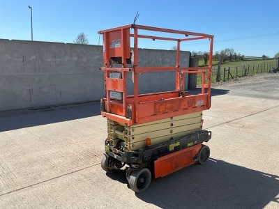 JLG 1932R 19FT BATTERY OPERATED SCISSOR LIFT