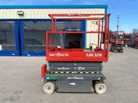SKYJACK SJIII 3219 19FT BATTERY OPERATED SCISSOR LIFT - 6