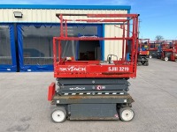 SKYJACK SJIII 3219 19FT BATTERY OPERATED SCISSOR LIFT - 6