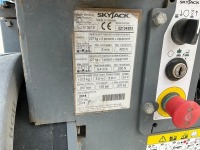 SKYJACK SJIII 3219 19FT BATTERY OPERATED SCISSOR LIFT - 13