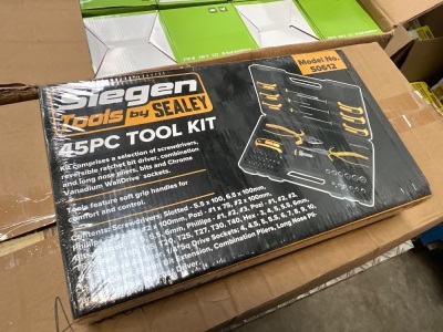 UNUSED SIEGEN 45 PIECE TOOLKIT