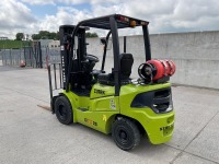 CLARK GTS25L 2.5 TON GAS FORKLIFT - 3
