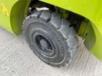 CLARK GTS25L 2.5 TON GAS FORKLIFT - 16