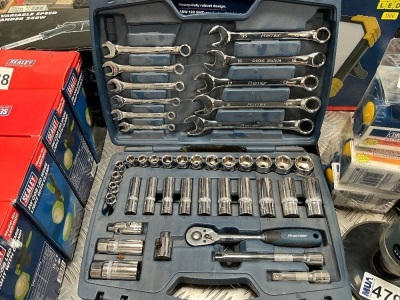 APPROX. 44 PIECE 1/2 SOCKET & SPANNER SET