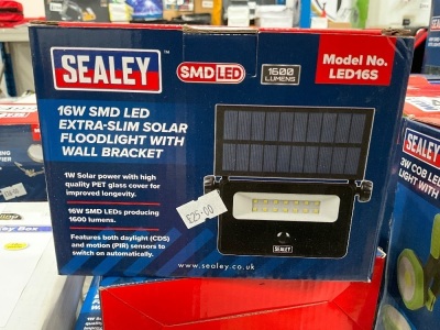 UNUSED SEALEY 16W LED SOLAR FLOODLIGHT & BRACKET