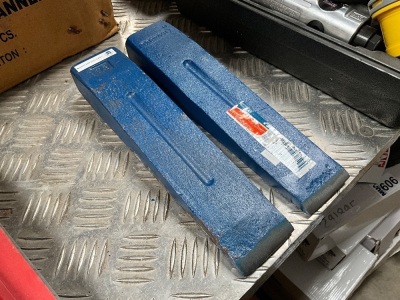 2No. UNUSED DRAPER LOG SPLITTING WEDGES