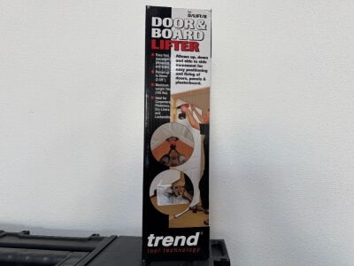 UNUSED TREND DOOR/BOARD LIFTER