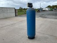 WATER TREATMENT VESSEL C/W AUTOMATIC TIMER CONTROL - 8