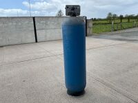 WATER TREATMENT VESSEL C/W AUTOMATIC TIMER CONTROL - 9