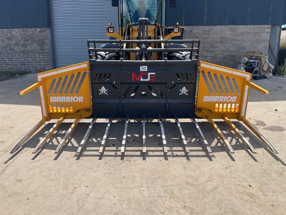 MDE WARRIOR 14ft HYDRAULIC FOLDING BUCK RAKE