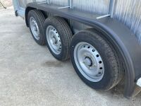 IFOR WILLIAMS 16ft x 6ft 3500KGS TRI AXLE LIVESTOCK TRAILER - 13