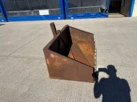 APPROX. 4.6ft LINKBOX - 12