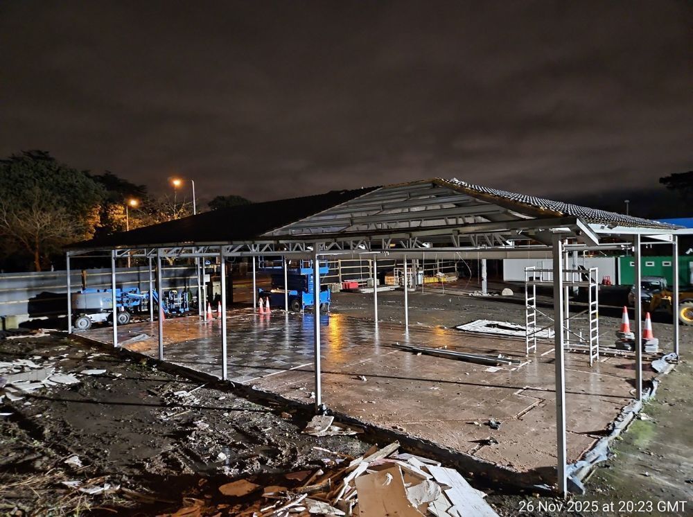 APPROX. 23m x 11m STEEL FRAME BUILDING