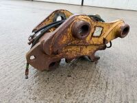 DROMONE HYDRAULIC QUICK HITCH TO SUIT 15 TON MACHINE - 10