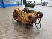 DROMONE HYDRAULIC QUICK HITCH TO SUIT 15 TON MACHINE - 15