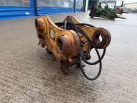 DROMONE HYDRAULIC QUICK HITCH TO SUIT 15 TON MACHINE - 16