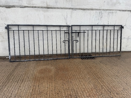 2No. APPROX. 1450mm x 870mm METAL GATES&nbsp;