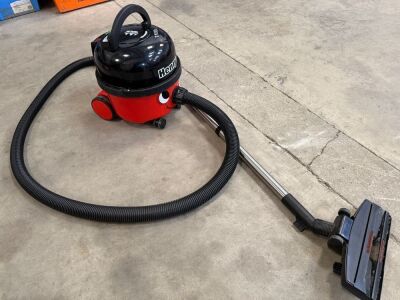 NUMATIC HENRY VACUUM CLEANER