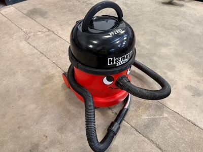 NUMATIC HENRY XL PLUS VACUUM CLEANER