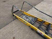 YOPUNGMAN 8 TREAD FIBREGLASS STEP LADDER - 2