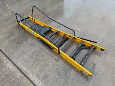 6 TREAD FIBREGLASS STEP LADDER