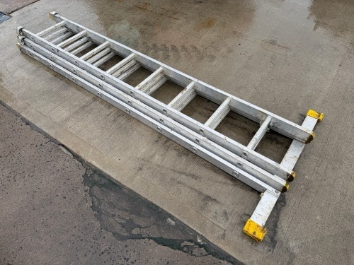 8 TREAD TRIPLE EXTENSION ALUMINIUM LADDER