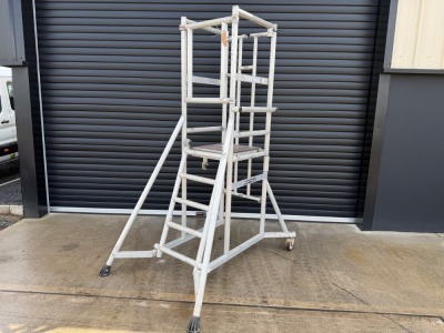 YOUNGMAN P1500 5 TREAD ALUMINIUM FOLDABLE PODIUM