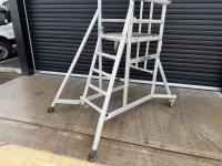 YOUNGMAN P1500 5 TREAD ALUMINIUM FOLDABLE PODIUM - 2