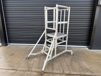 YOUNGMAN P1000 3 TREAD ALUMINIUM FOLDABLE PODIUM