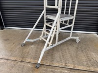 YOUNGMAN P1000 3 TREAD ALUMINIUM FOLDABLE PODIUM - 2