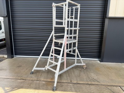 YOUNGMAN P1500 5 TREAD ALUMINIUM FOLDABLE PODIUM