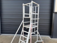 YOUNGMAN P1500 5 TREAD ALUMINIUM FOLDABLE PODIUM - 3