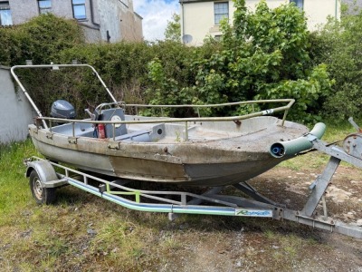 APPROX. 16ft FUN YAK BOAT (K0978)