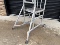 YOUNGMAN P1000 3 TREAD ALUMINIUM FOLDABLE PODIUM - 2