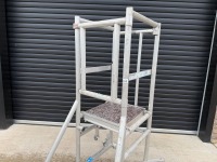 YOUNGMAN P1000 3 TREAD ALUMINIUM FOLDABLE PODIUM - 3