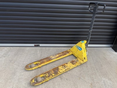 TOYOTA 2300KGS PALLET TRUCK