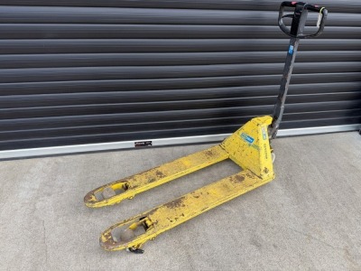 TOYOTA 2300KGS PALLET TRUCK