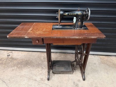 SINGER SEWING MACHINE