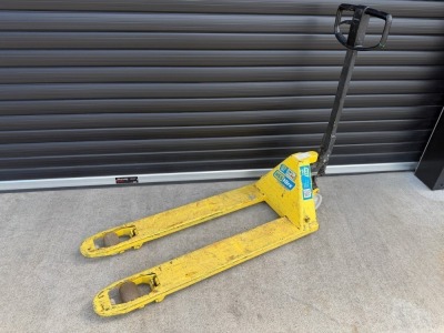 TOYOTA 2300KGS PALLET TRUCK