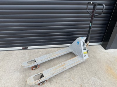 LIFTER 2500KGS PALLET TRUCK