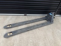 LIFTEK 2000KGS LONG REACH PALLET TRUCK - 2