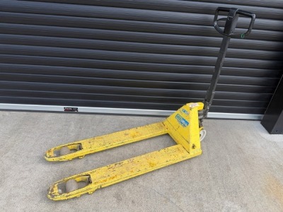 TOYOTA 2300KGS PALLET TRUCK