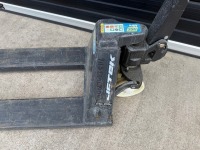 LIFTEK 2000KGS LONG REACH PALLET TRUCK - 3