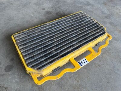 LADDER M8 NON SLIP BASE