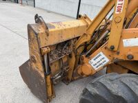 CASE 4X4 BACKHOE - 32