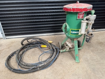 CLEMCO SANDBLASTING POT & HOSE